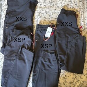 Figs women’s Gray Scrub Set